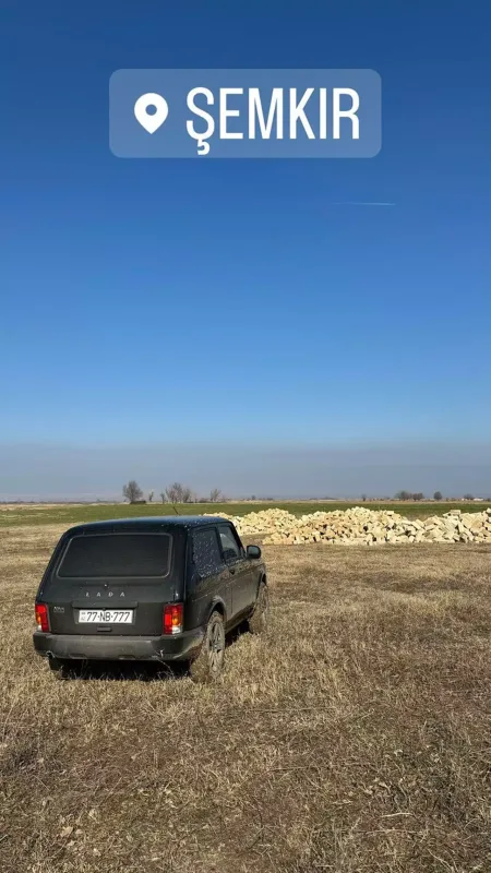 Navainin Şəmkirdəki mülkü...