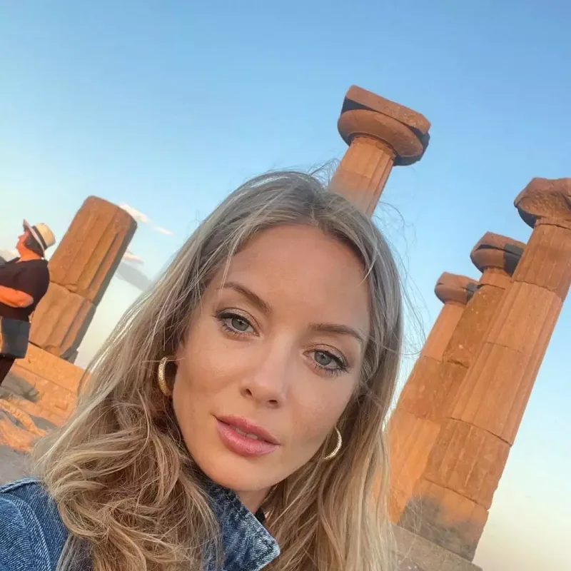 Bade İşçil münasibətlərdən danışdı