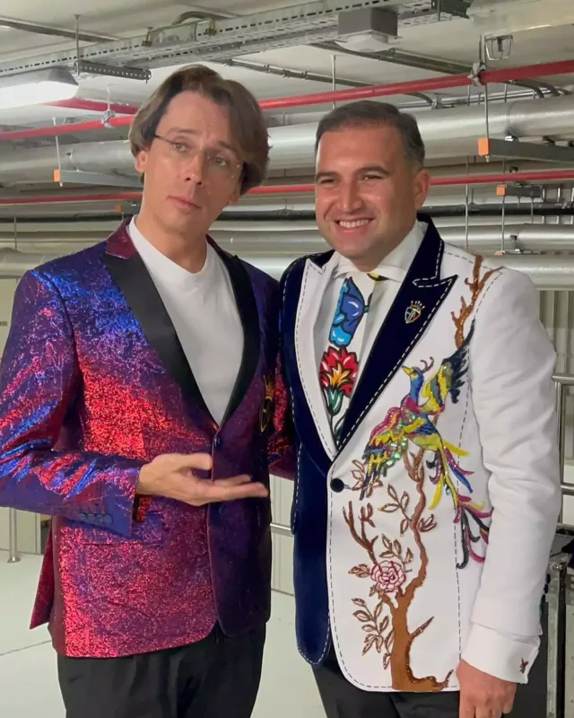 Hacı Nuran Qalkinə pencək bağışladı