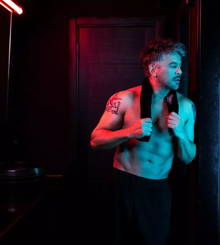 “Bu necə 54 yaşdır?”