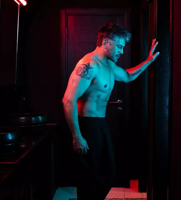 “Bu necə 54 yaşdır?”