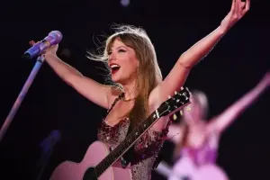 Teylorun öz ölçülərində tort