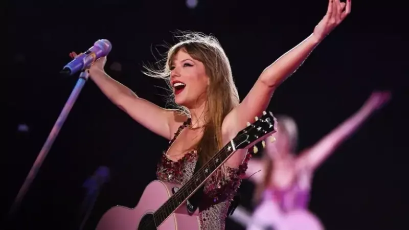 Teylorun öz ölçülərində tort