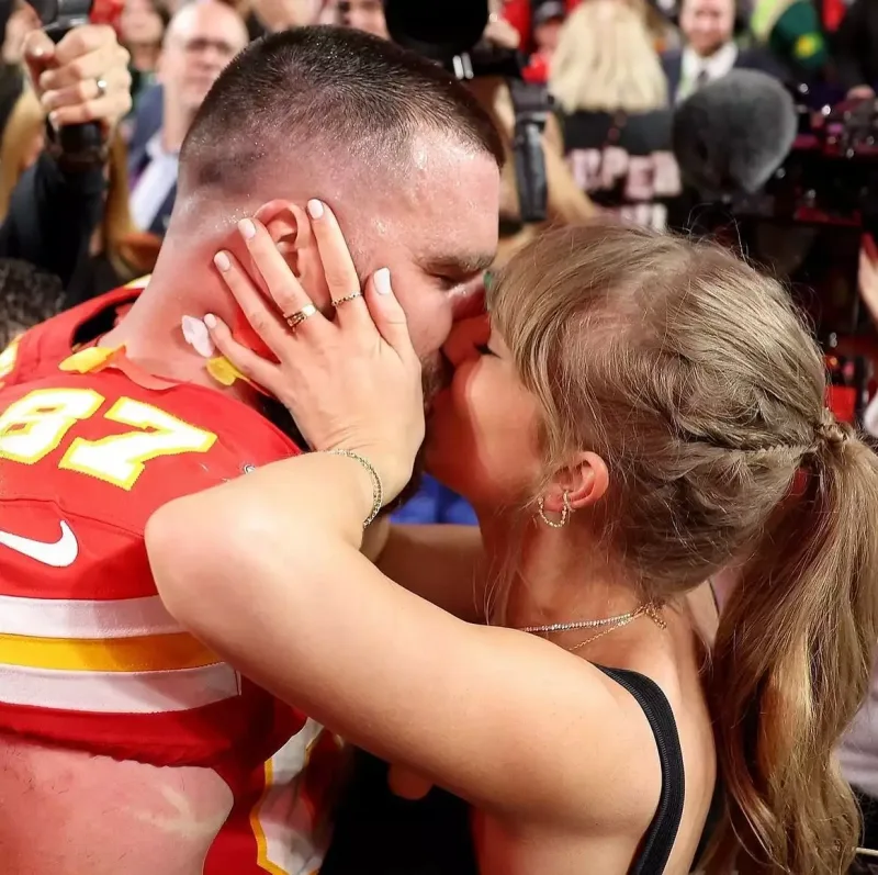 “Super Bowl”da eşq!