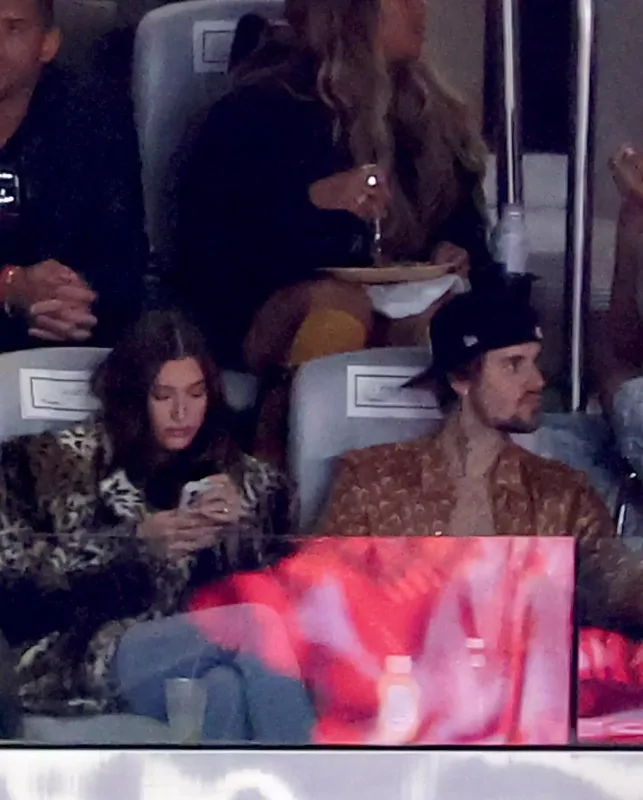 “Super Bowl”a axın etdilər...