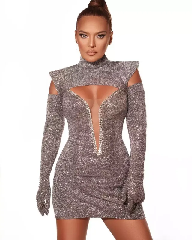 Demet onu adaşının canlandırmasını istəyir