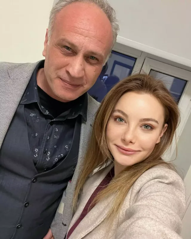 “Adını Feriha koydum”un Cansusu müəllim oldu