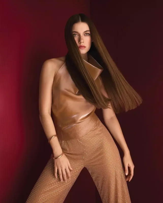 Afra Saraçoğludan yeni fotolar