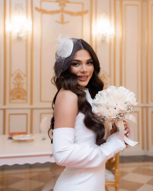 Aysun evləndiyini açıqladı