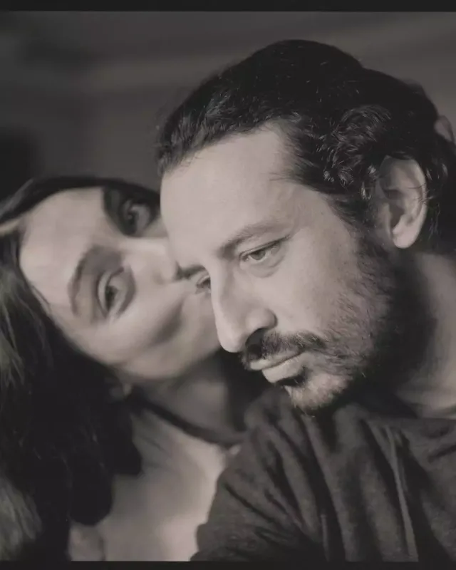 Merve sevgilisini paylaşdı