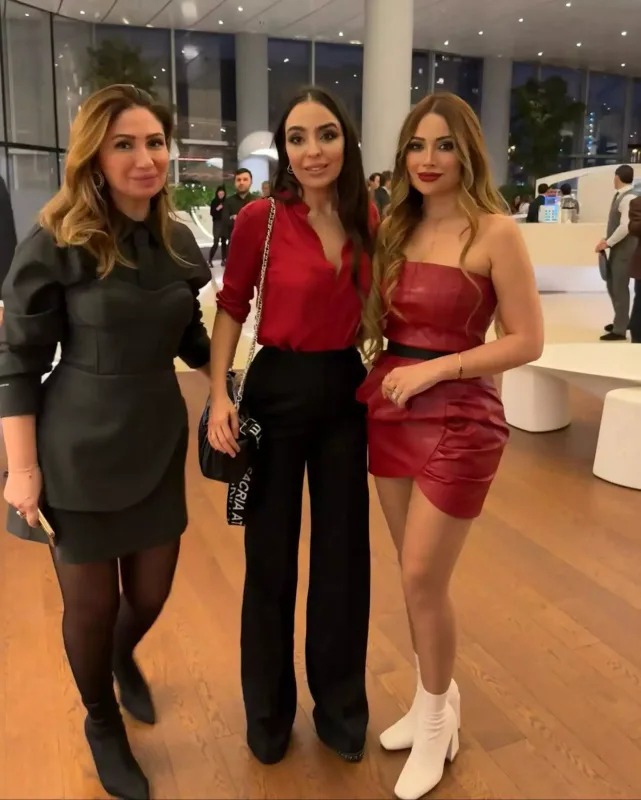 Nigar Arzu və Leyla Əliyeva ilə bir arada