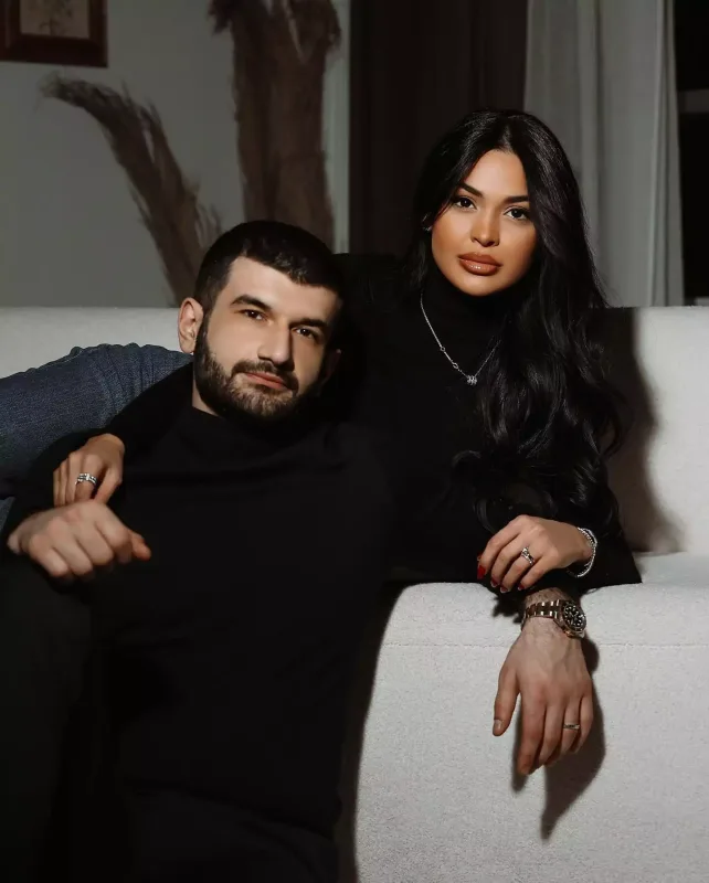 Razi həyat yoldaşı ilə fotosessiya etdirdi