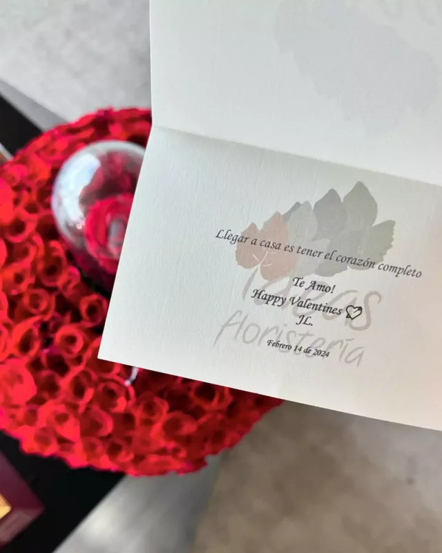 Malumadan sevgilisinə qırmızı güllər