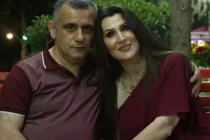 “Bir il də yanımda qocaldın”