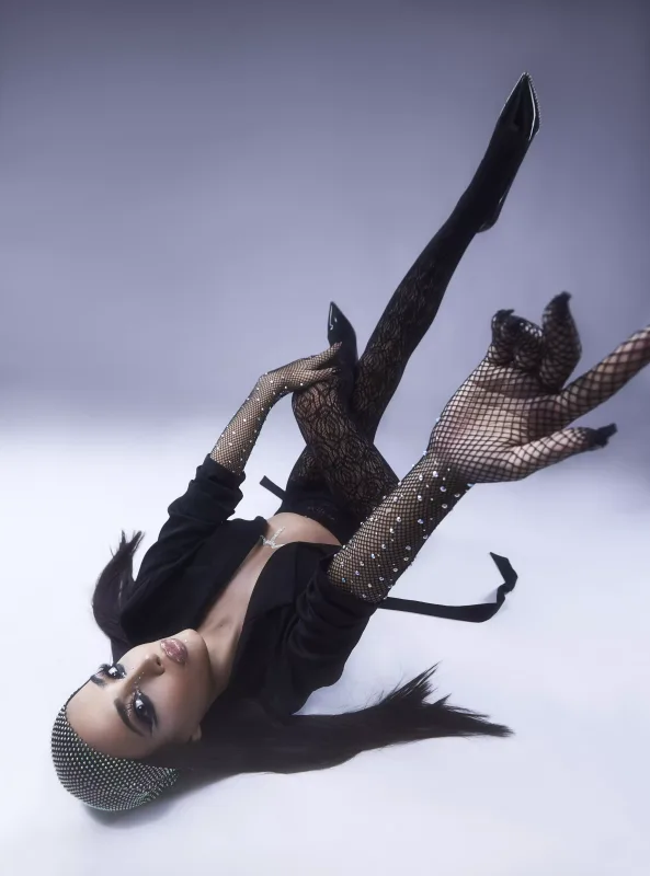 Səmra ingilis dilində oxudu