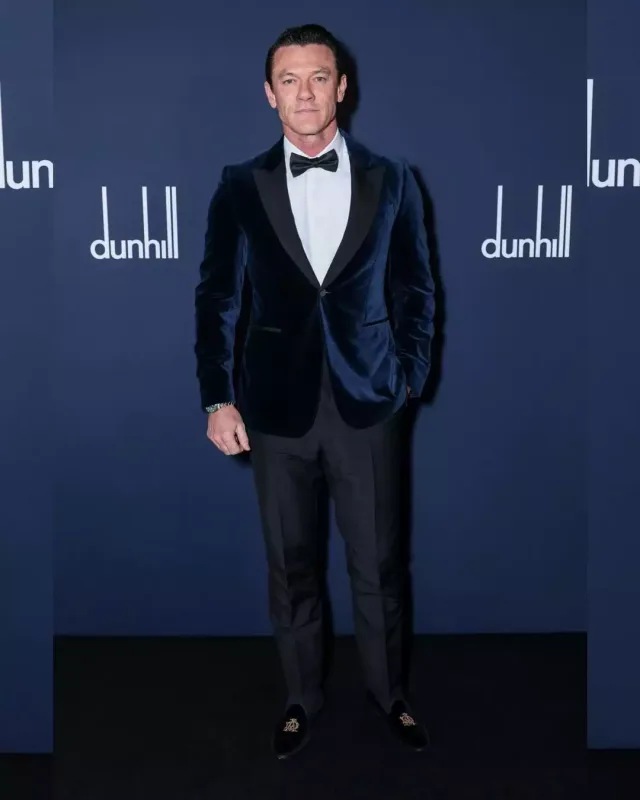 Axşam yeməyində bir araya gəldilər