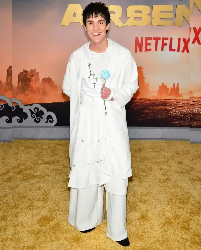 “Avatar” serialının qalasından görüntülər