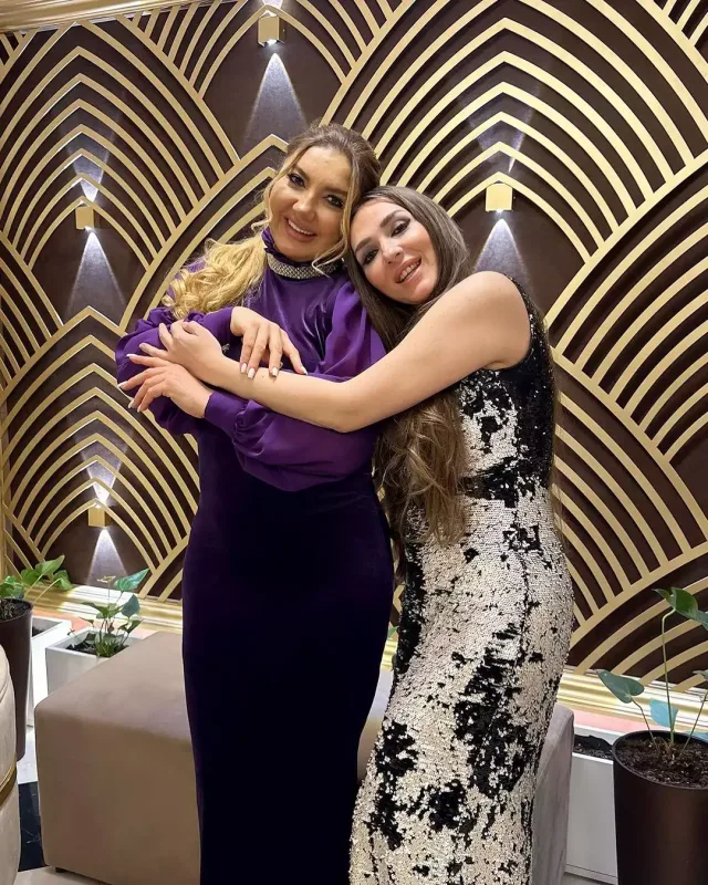 Sabina Babayeva ilə Nazilə xına gecəsində!