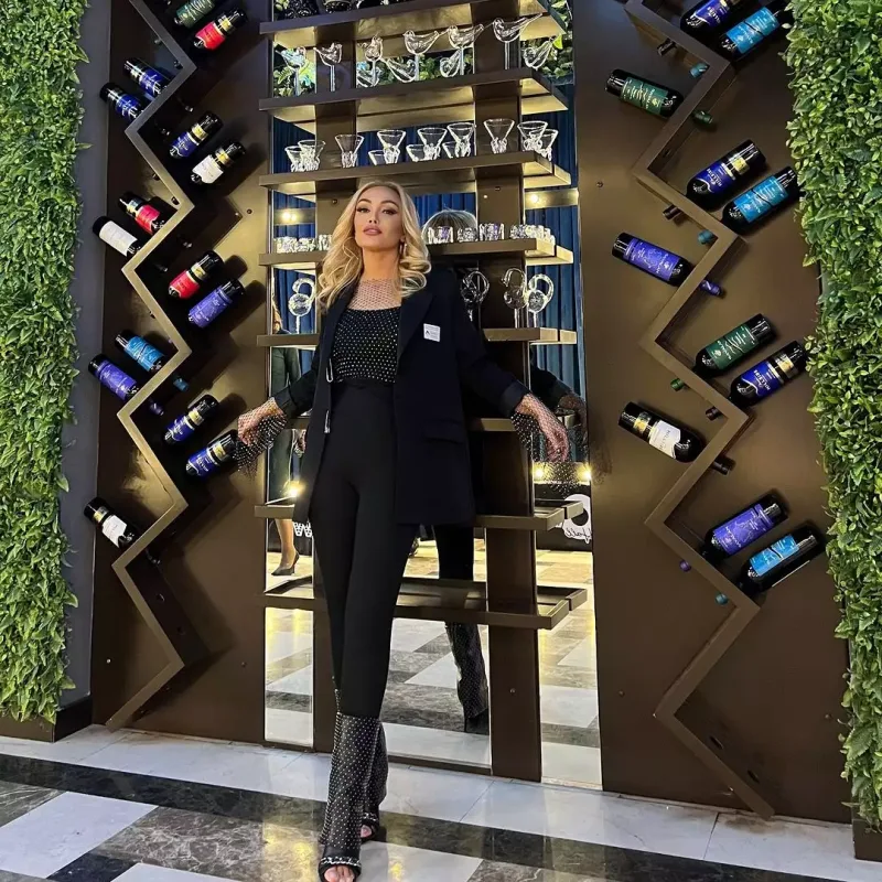 “Məni bəyənməyənlər zövqsüzdür...”