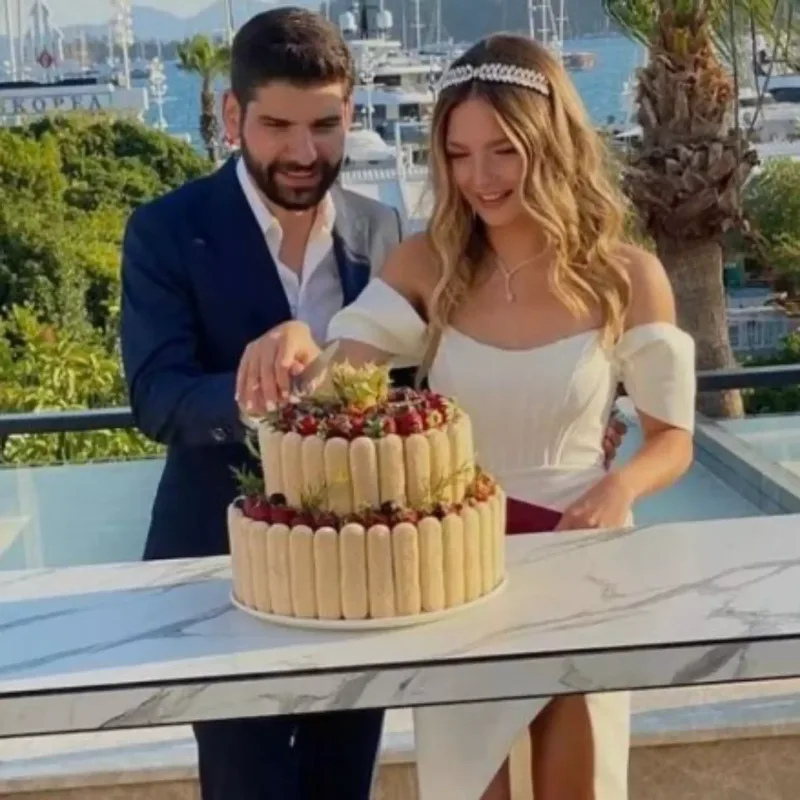 “Kuzey Yıldızı”nın ulduzu reper sevgilisi ilə