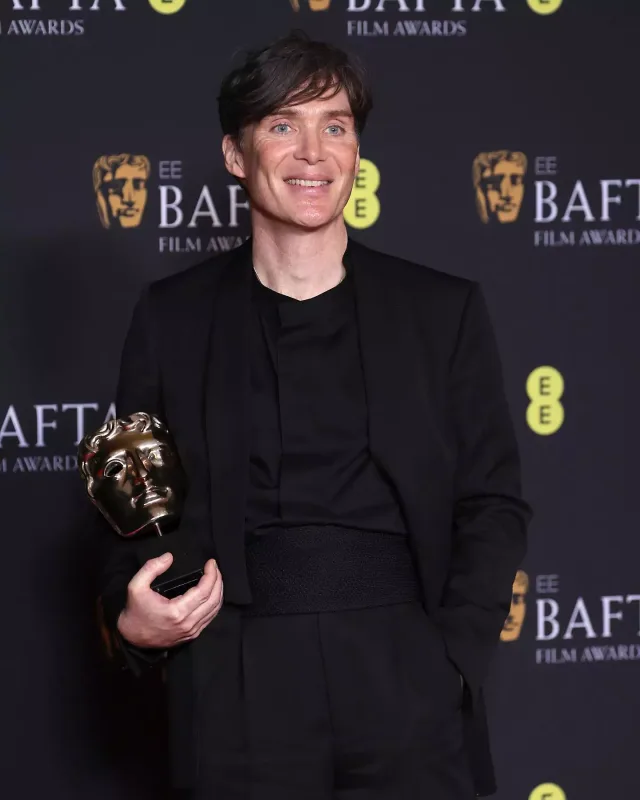 Bir gecədə 7 mükafat aldı