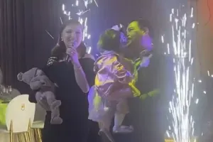 Sevda qızlarına məclis etdi