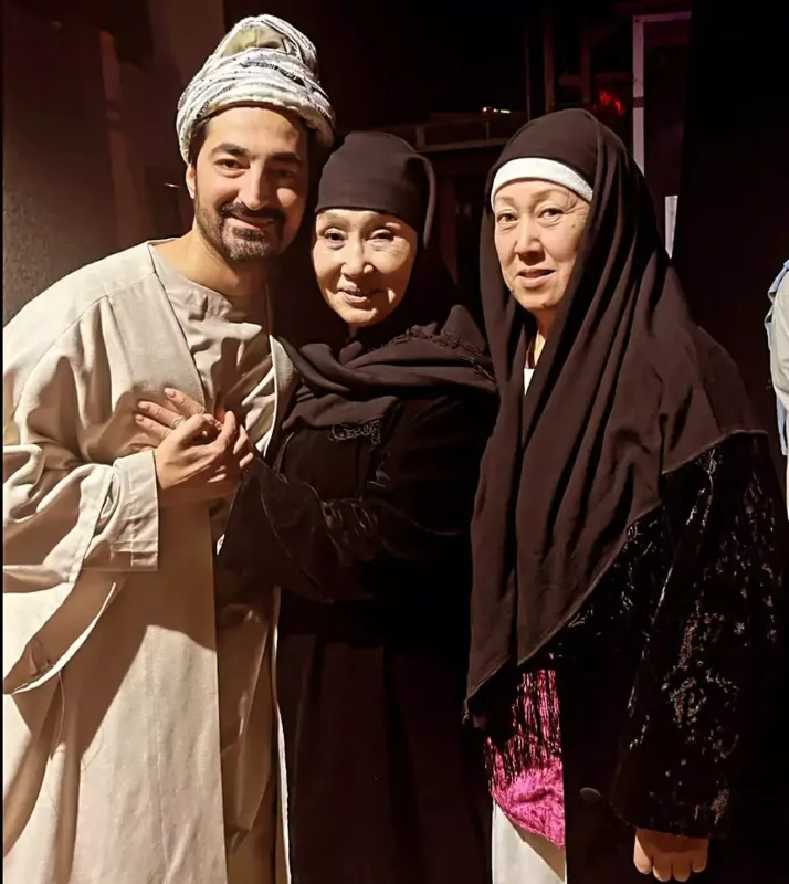 Tural Qazaxıstanın və Qırğızıstanın Xalq artistləri ilə