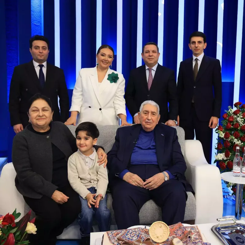 86 yaşlı Arif Babayev ailəsi ilə