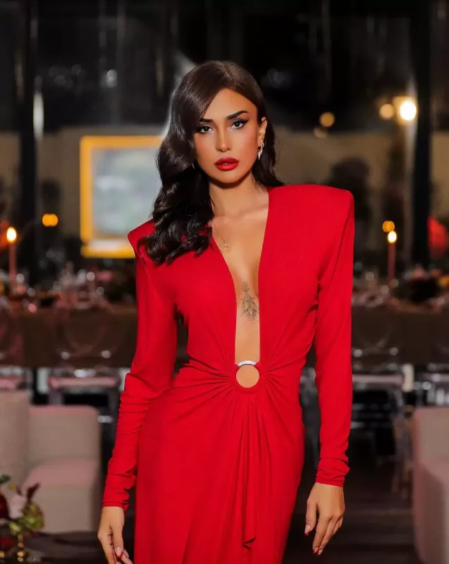 “Rinoplastika həkimimiz eyni deyil”