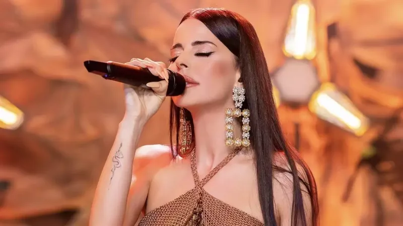 Bakı konsertindəki geyimi bu qiymətə imiş
