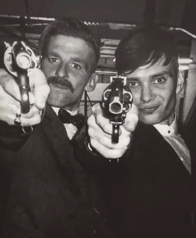 “Peaky Blinders” ulduzu küçədə tanınmaz halda