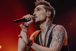 Dima Bilan 10 il sonra Bakıda...