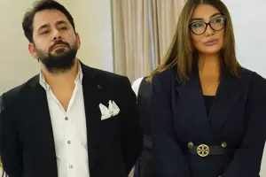 Samir həyat yoldaşına maşın bağışladı