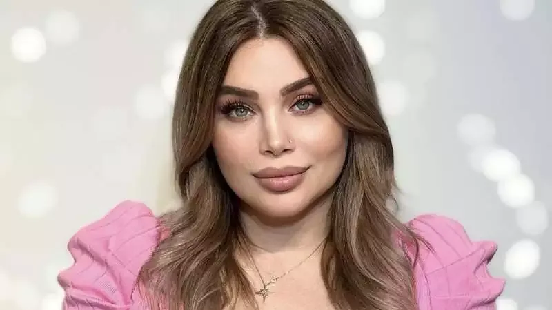 Xalq artistinin qızı keçmiş baldızını təbrik etdi