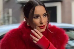 Qırmızı kürklü Tünzalə...