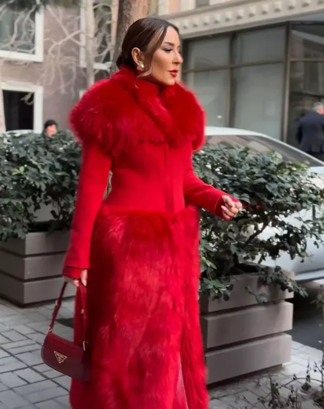 Qırmızı kürklü Tünzalə...