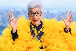 102 yaşında vəfat etdi