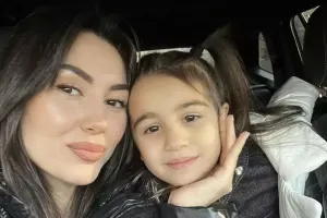 Safuranın qızı türk müğənninin övladları ilə