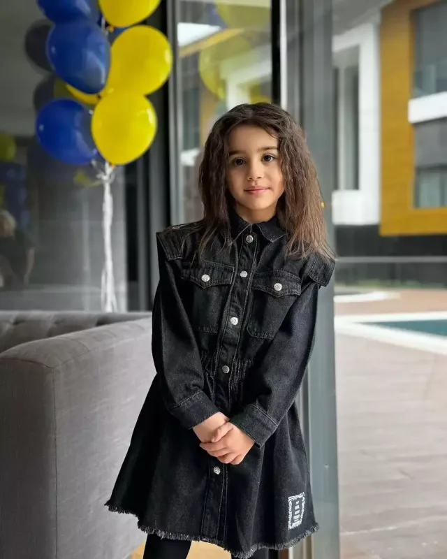 Safuranın qızı türk müğənninin övladları ilə