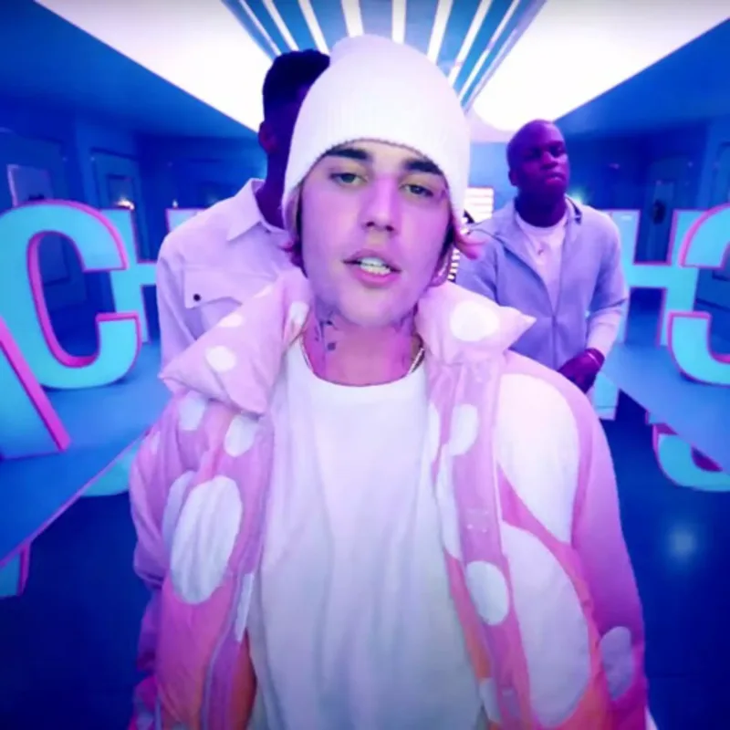 Castin Biberin heykəli qoyuldu