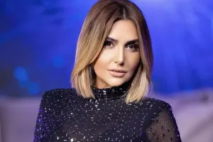 Zülfiyyə Xanbabayeva imicini dəyişdi