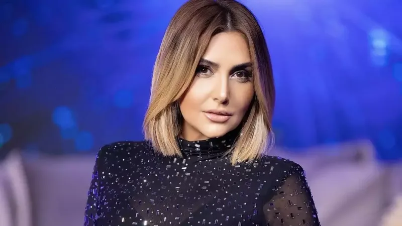 Zülfiyyə Xanbabayeva imicini dəyişdi