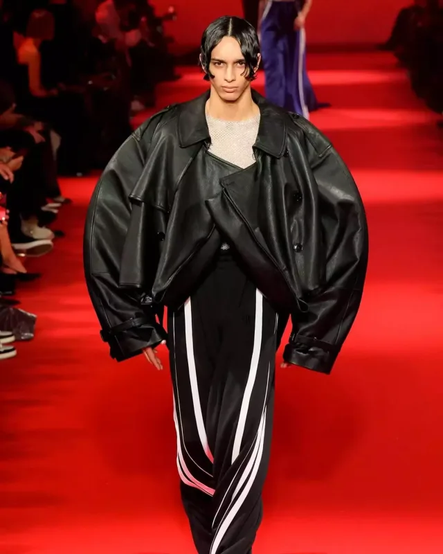 “Vetements”in qeyri-adi kolleksiyası