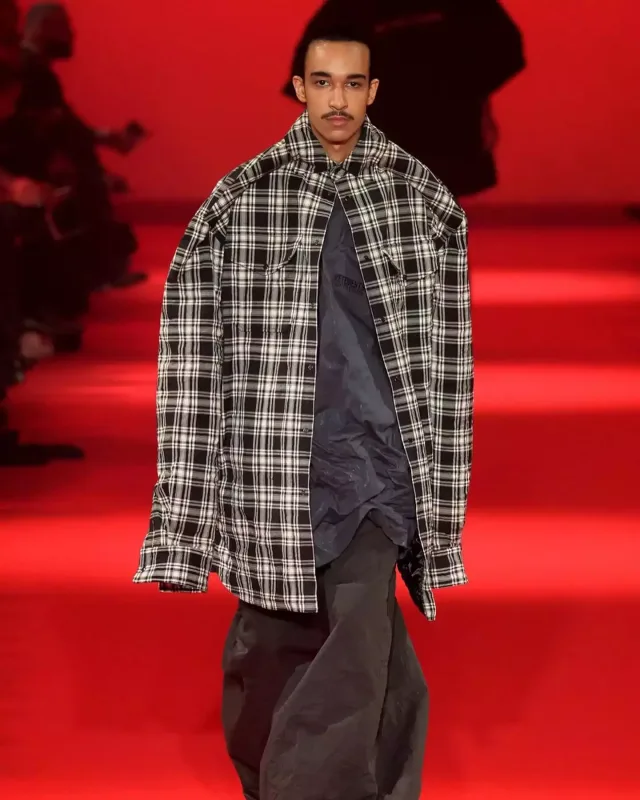 “Vetements”in qeyri-adi kolleksiyası