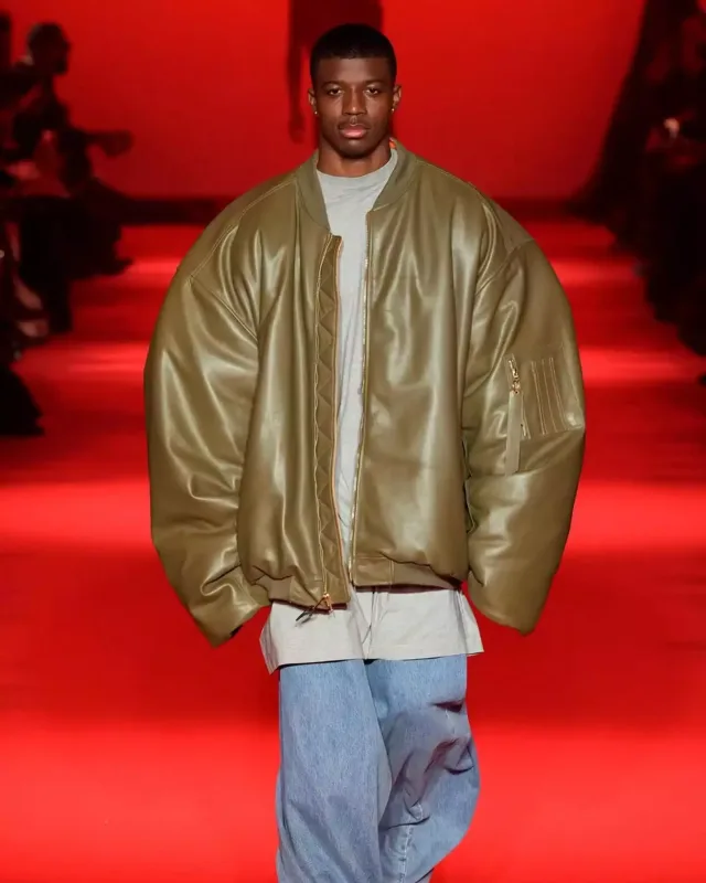 “Vetements”in qeyri-adi kolleksiyası