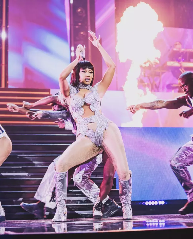 Niki dünya turuna başladı