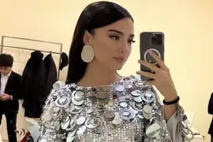 Kəmalə qala libasını özü hazırladı