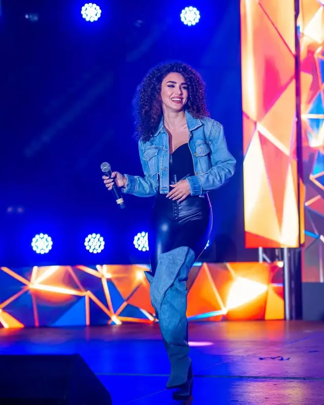 “Şou-biznesə psixologiyam tab gətirmirdi”