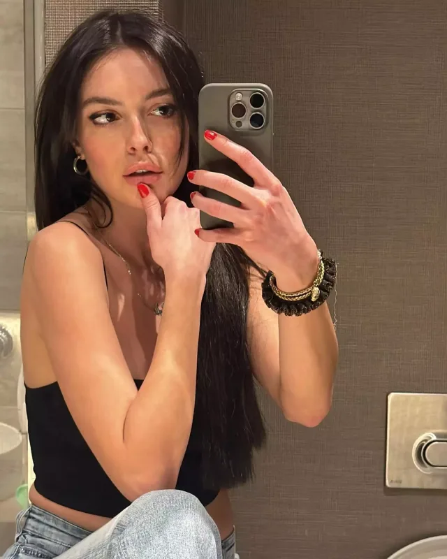 Obrazı üçün dəyişdi