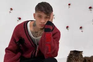 Çakal klip çəkilişində qəzaya düşdü